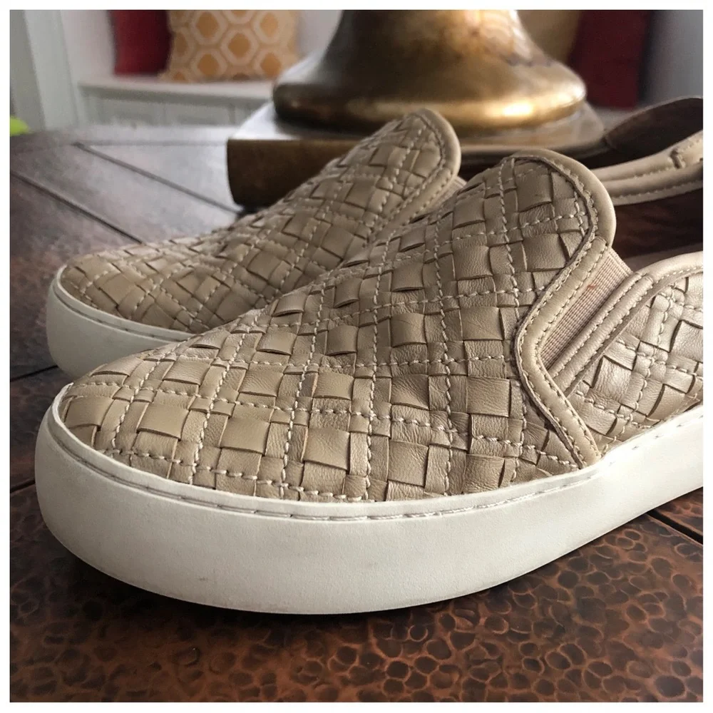 FRYE SLIP ONS SIZE 7.5 - Picture 7 of 13